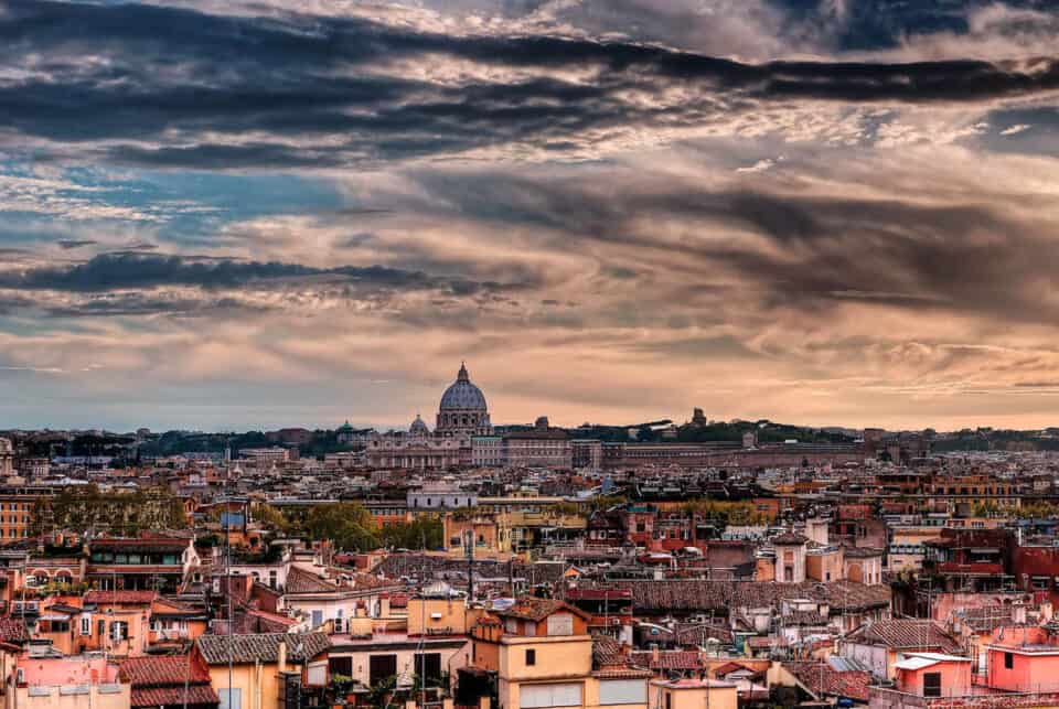 Streets Of Rome: 18 Historic Arteries Of The Eternal City