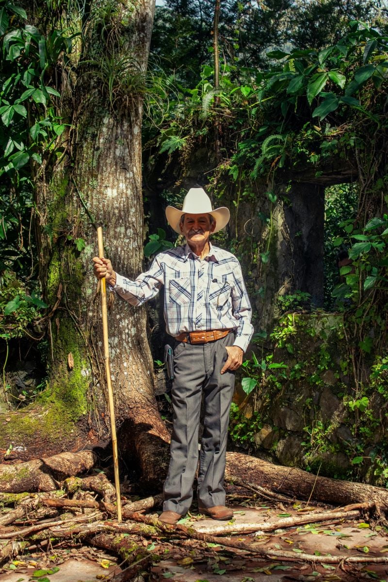 Traditional Argentine Clothing Camisa 12.10.2025