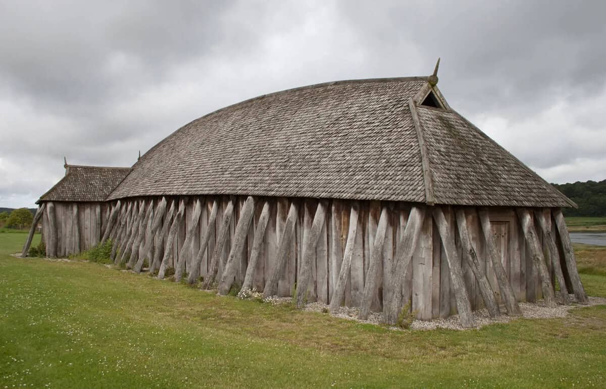 Longhouses in Viking Architecture 8.2.2025