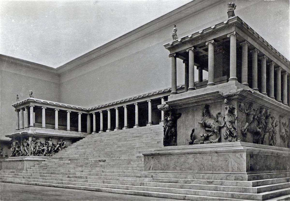 7 Cultural Landmarks That Were Stolen and Never Returned 7 Cultural Landmarks That Were Stolen and Never Returned