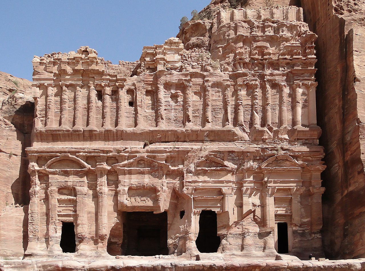 7 Iconic Landmarks That Are Shockingly Falling to Pieces 7 Iconic Landmarks That Are Shockingly Falling to Pieces