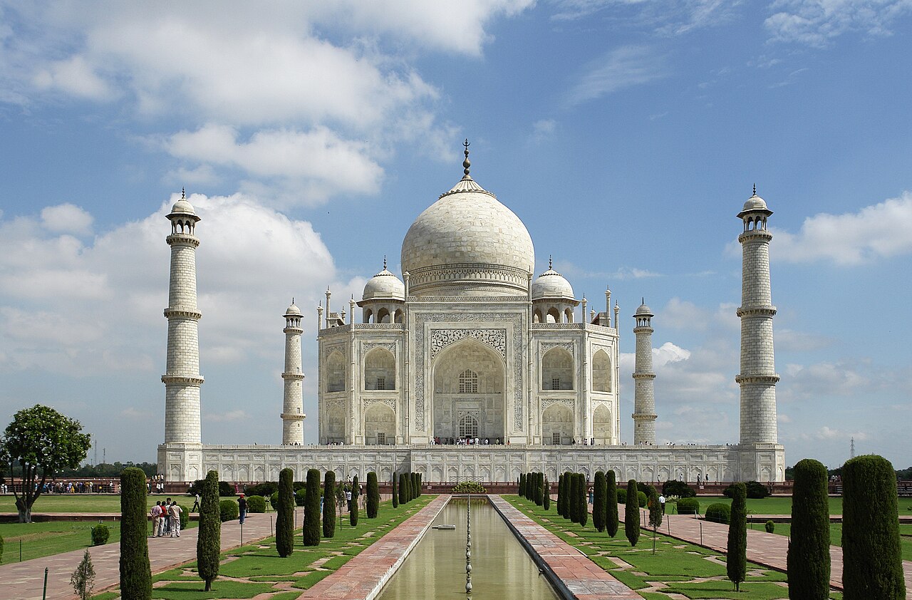 7 Iconic Landmarks That Are Shockingly Falling to Pieces 7 Iconic Landmarks That Are Shockingly Falling to Pieces