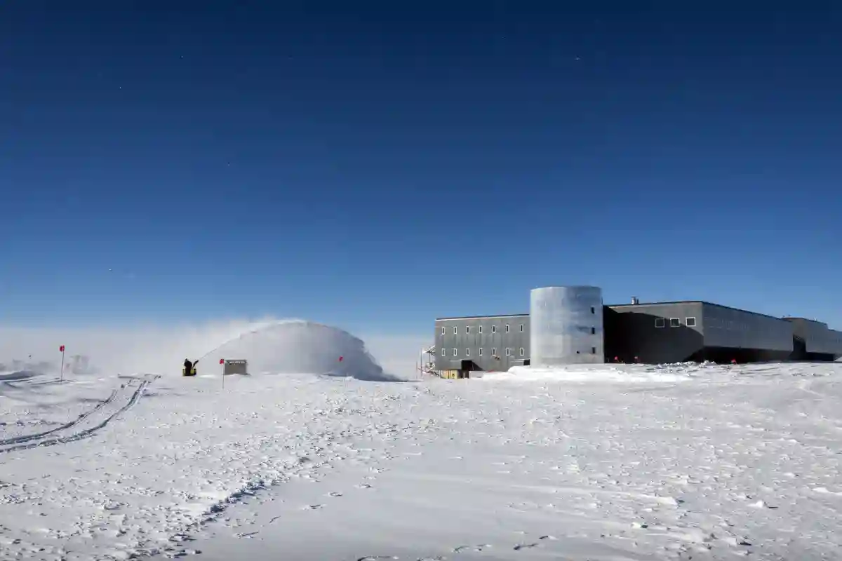 7 Most Frigid Places Around the Globe Revealed- AMUNDSEN SCOTT SOUTH POLE STATION 7 Most Frigid Places Around the Globe Revealed- AMUNDSEN SCOTT SOUTH POLE STATION