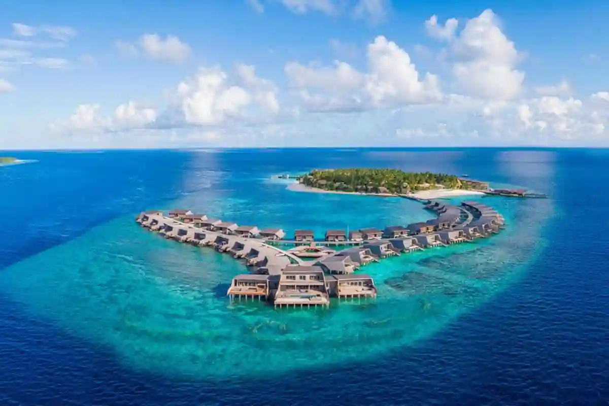The distance between Male Airport (MLE) and The St. Regis Maldives Vommuli Resort, Dhaalu Atoll is 160 km. The distance between Male Airport (MLE) and The St. Regis Maldives Vommuli Resort, Dhaalu Atoll is 160 km.