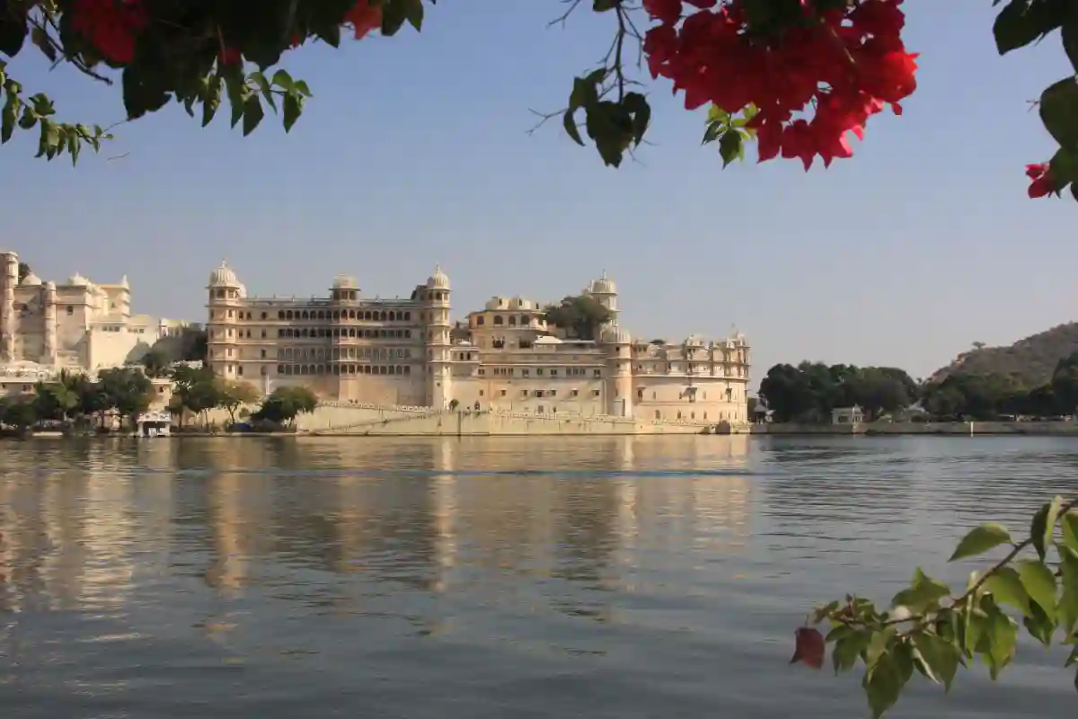 Udaipur City Palace viewed fro the Taj Lake Palace Hotel. Udaipur City Palace viewed fro the Taj Lake Palace Hotel.