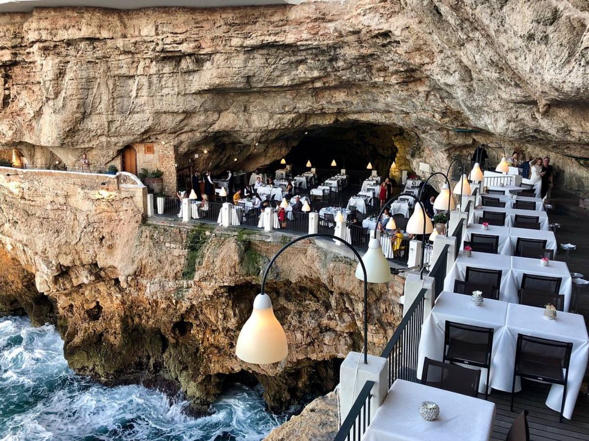Top 10 Restaurants with the Best Views Around the World Top 10 Restaurants with the Best Views Around the World