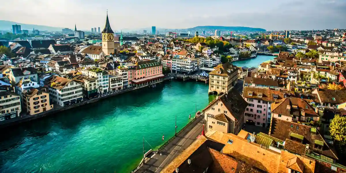 Zürich is the largest city in Switzerland and the capital of the canton of Zürich. Zürich is the largest city in Switzerland and the capital of the canton of Zürich.
