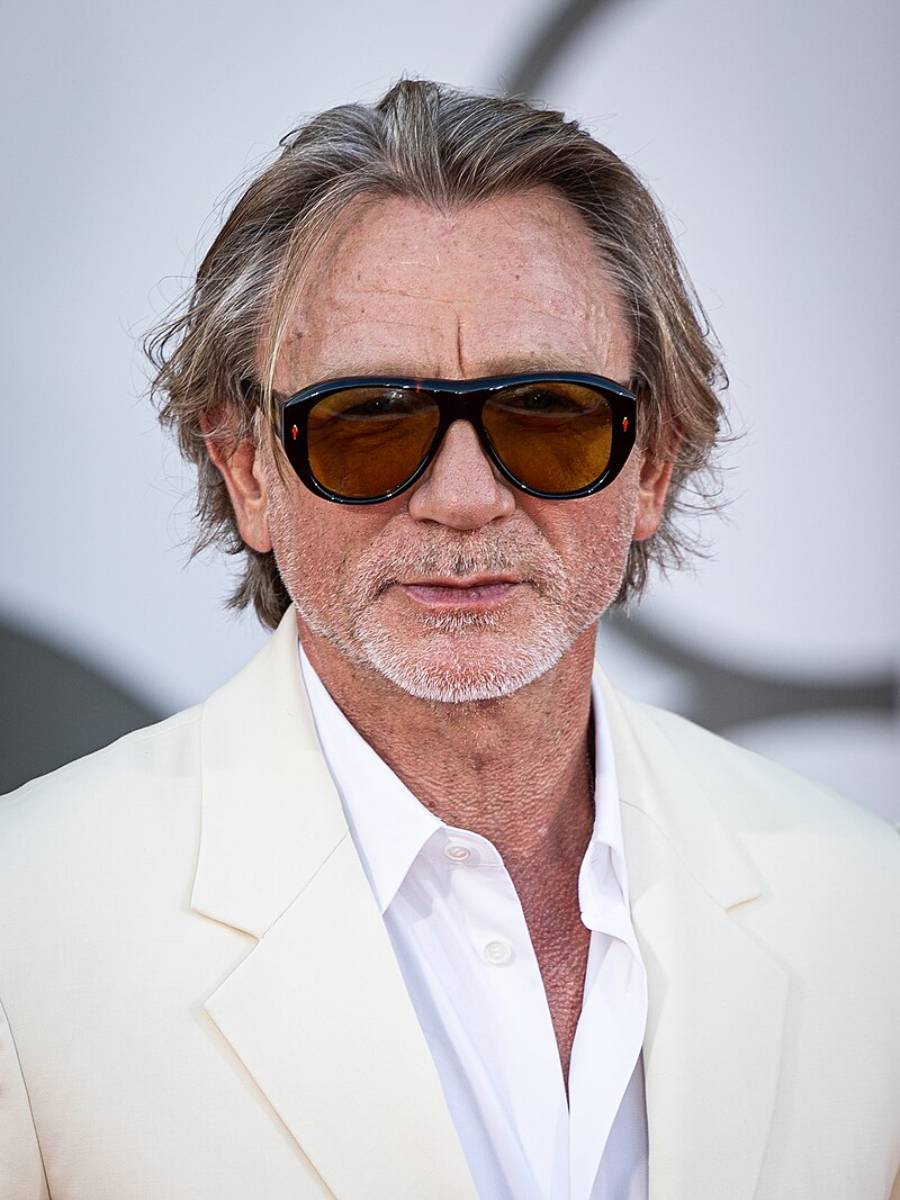 10 Celebrities Who Rose to Fame After Being Homeless 10 Celebrities Who Rose to Fame After Being Homeless