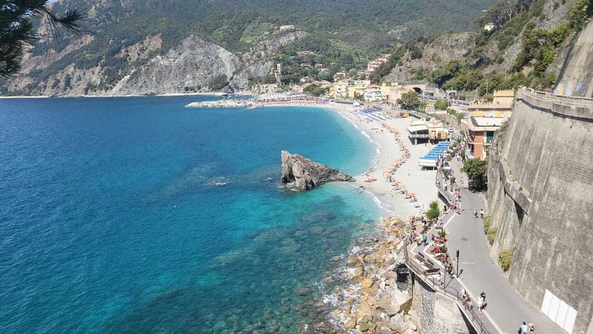 10 Famous Tourist Spots Closed Due to Bad Tourist Behavior 10 Famous Tourist Spots Closed Due to Bad Tourist Behavior