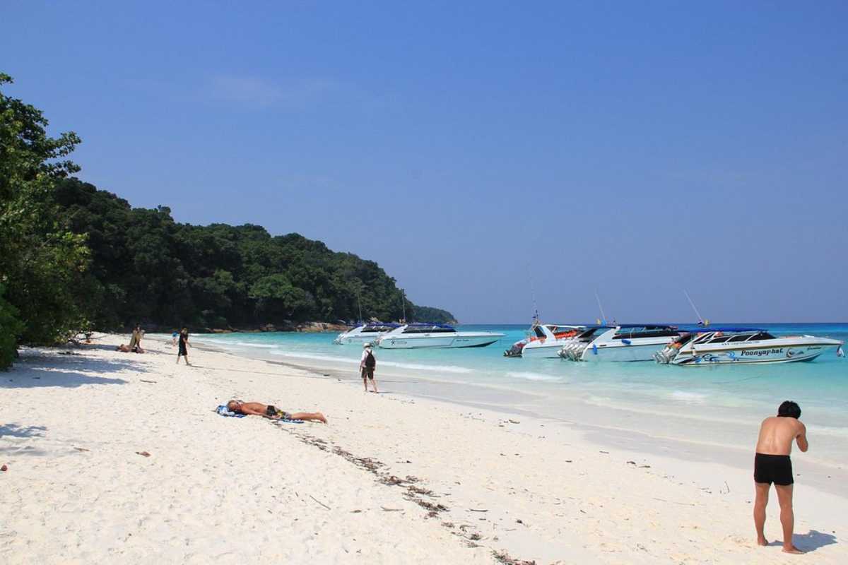 10 Famous Tourist Spots Closed Due to Bad Tourist Behavior 10 Famous Tourist Spots Closed Due to Bad Tourist Behavior