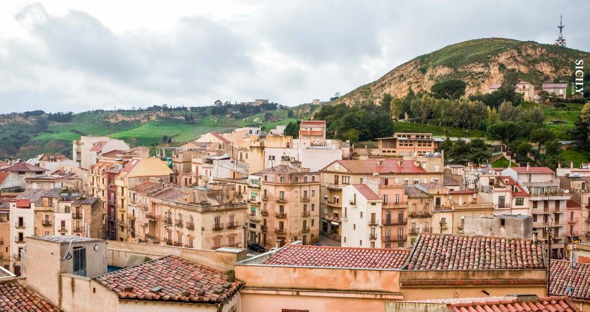10 Stunning Italian Towns Selling Homes for Just 1 Euro3
