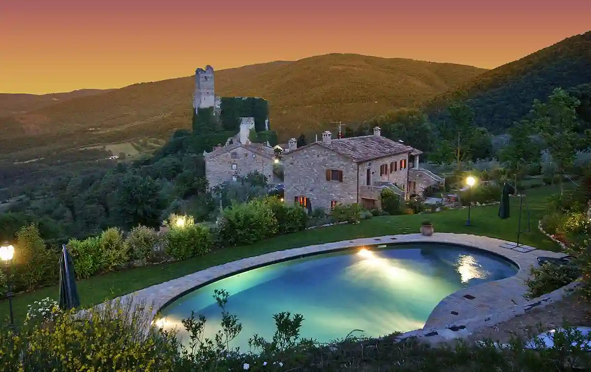 Agriturismo Rocca di Pierle, nestled in the heart of Cortona, offering a luxurious countryside experience with panoramic views. Agriturismo Rocca di Pierle, nestled in the heart of Cortona, offering a luxurious countryside experience with panoramic views.