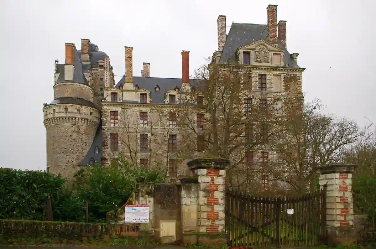 Château de Brissac is one of the 10 Most Terrifying Abandoned Places in the World Château de Brissac is one of the 10 Most Terrifying Abandoned Places in the World