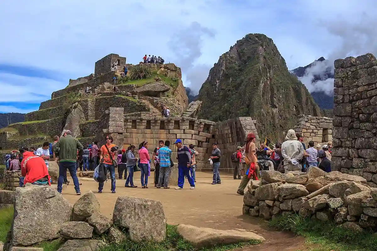MACHU PICCHU…the crowds thicken MACHU PICCHU…the crowds thicken