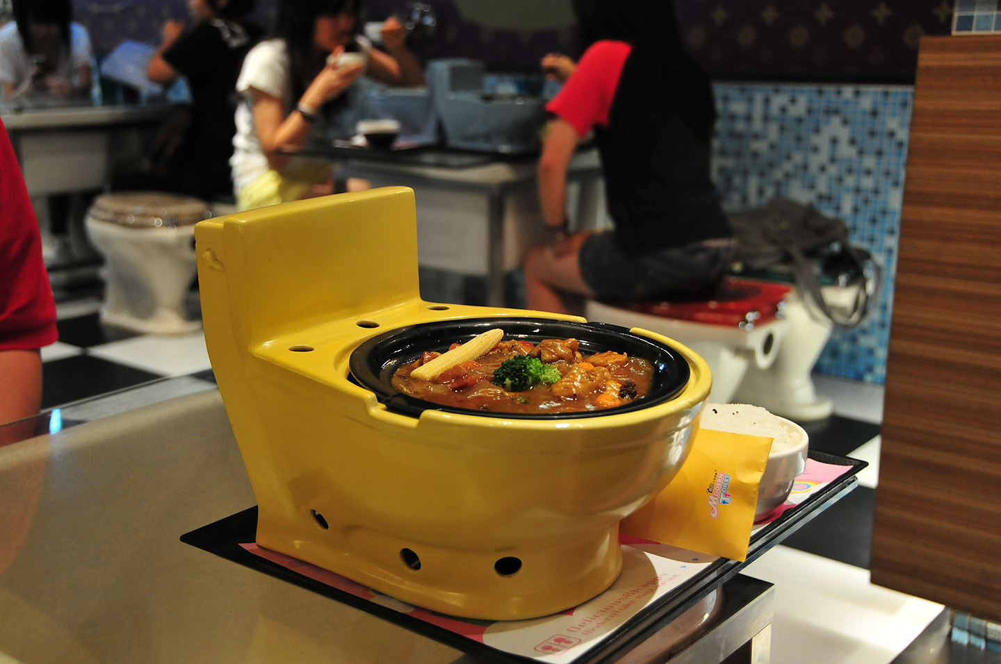Modern Toilet Restaurant03.07