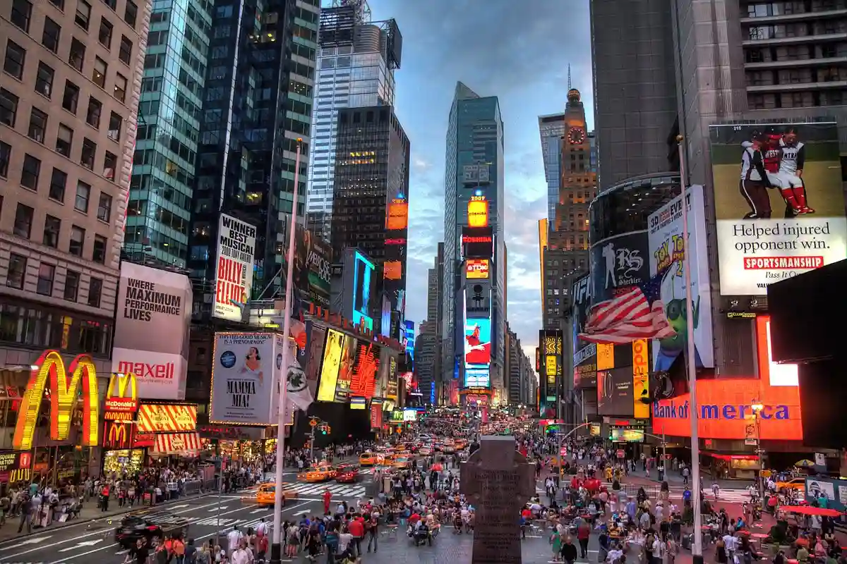 Crowded Times Square, New York Crowded Times Square, New York