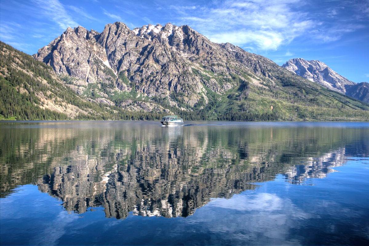 The 10 Most Breathtaking Lakes in America You Need to See The 10 Most Breathtaking Lakes in America You Need to See