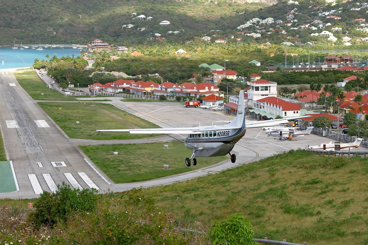 The 10 Scariest Airports in the World That Will Test Your Nerves9