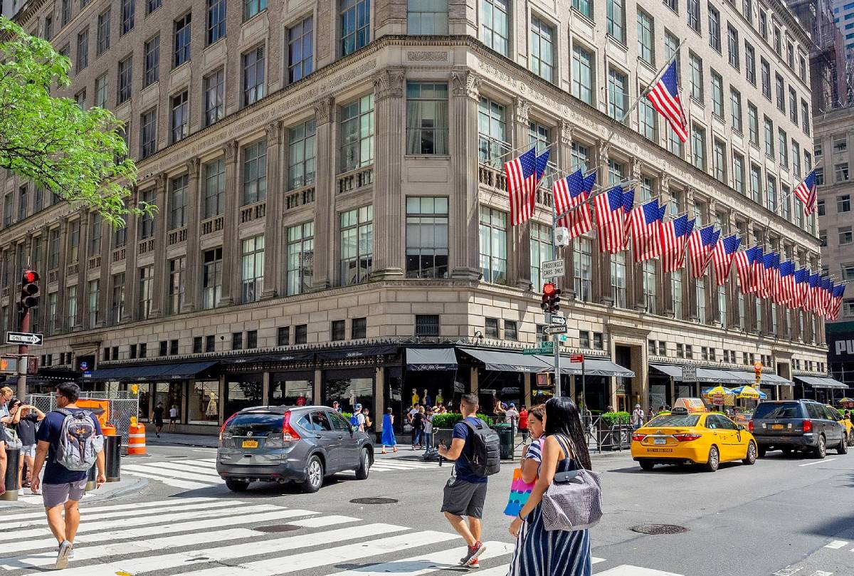 Top 10 Shopping Streets Around the World Top 10 Shopping Streets Around the World