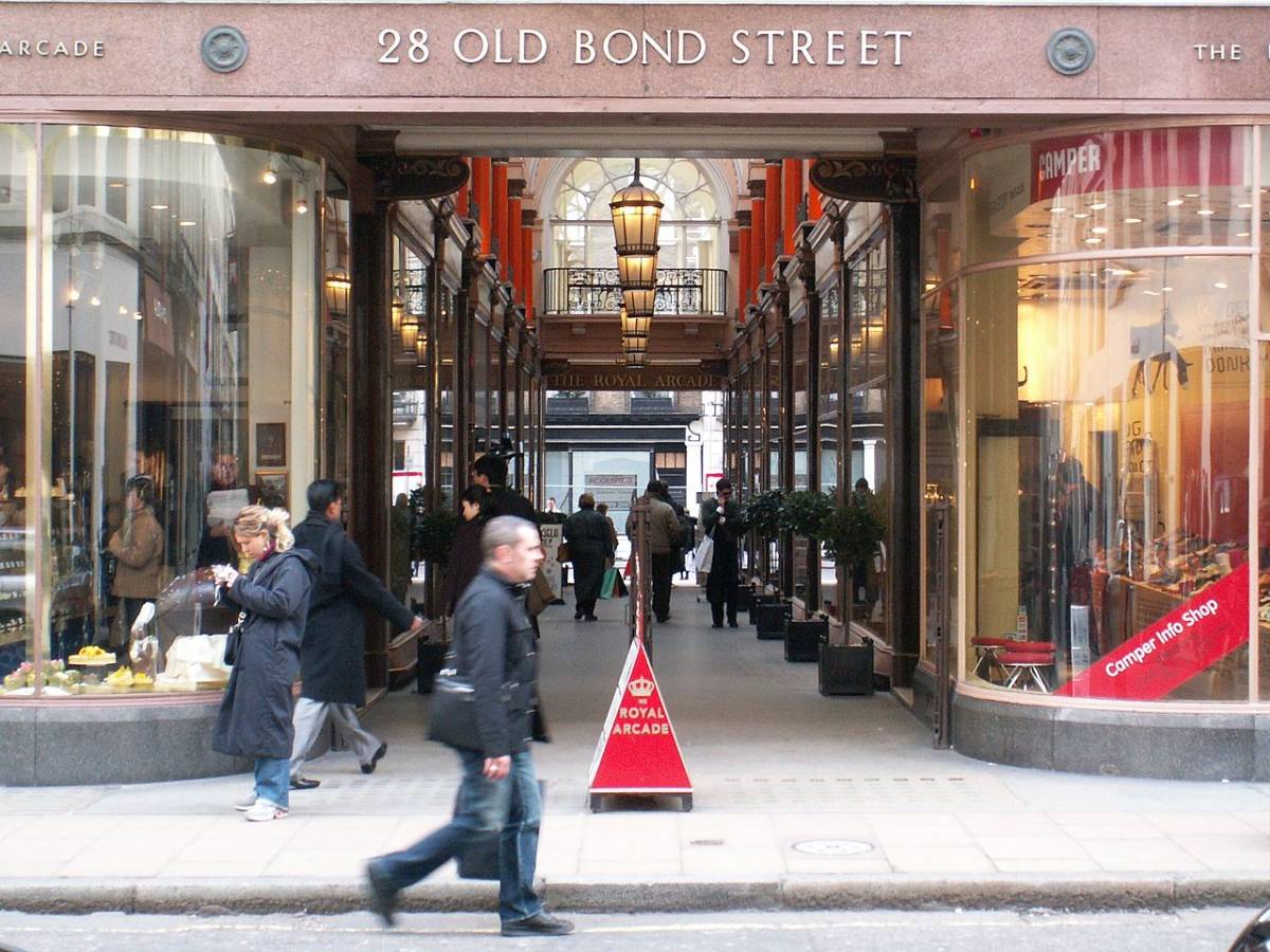 Top 10 Shopping Streets Around the World Top 10 Shopping Streets Around the World
