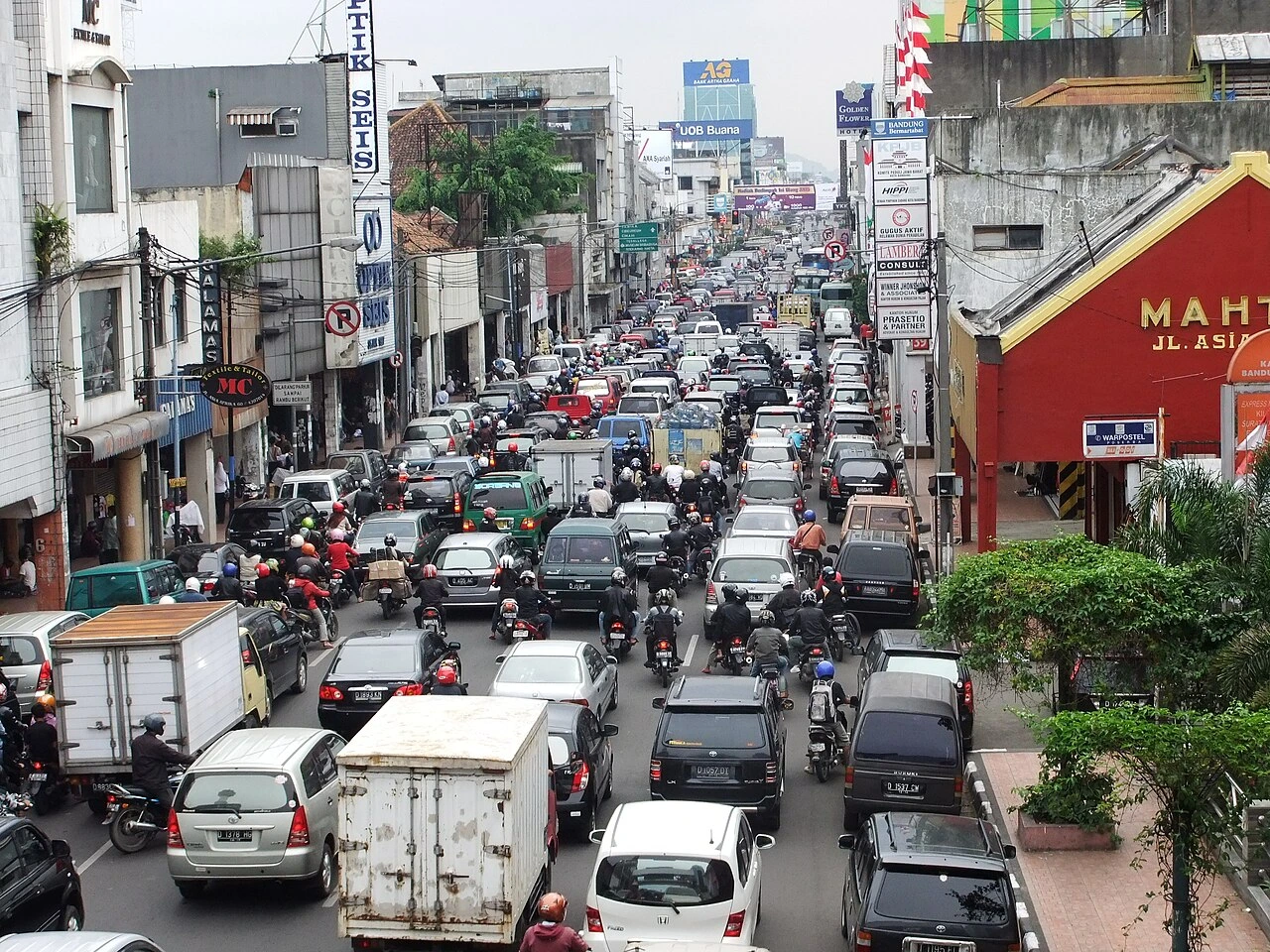 Traffic congestion Jl Asia Afrika Bandung 13.07.2025