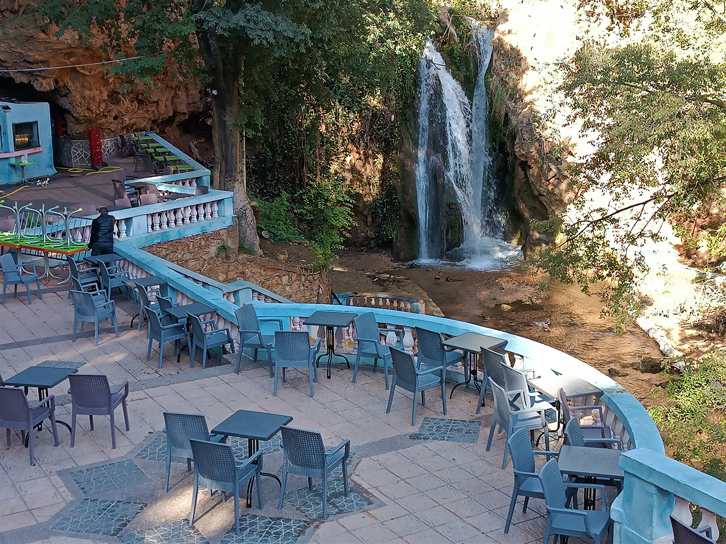 the labassin waterfall restaurant03.07