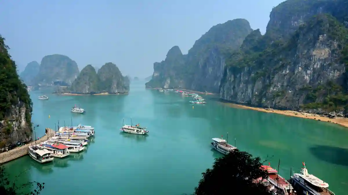 Ha Long Bay, Vietnam – A UNESCO World Heritage site known for its stunning limestone karsts and emerald waters. Ha Long Bay, Vietnam – A UNESCO World Heritage site known for its stunning limestone karsts and emerald waters.