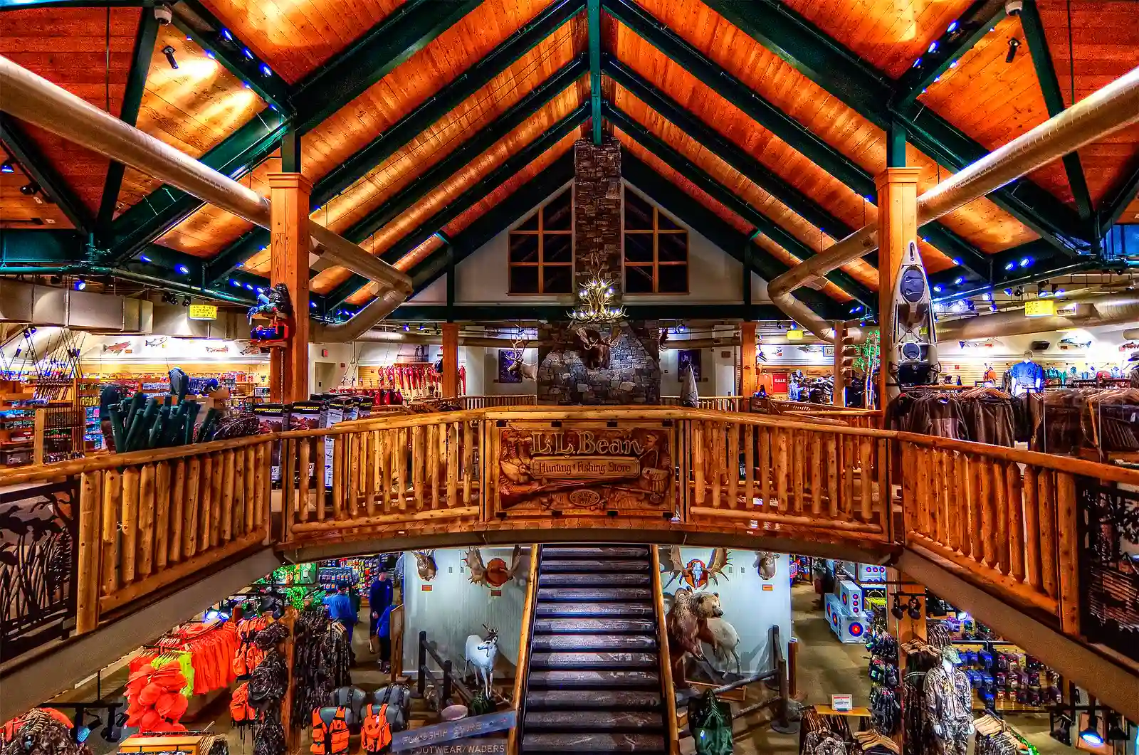 The iconic L.L. Bean Flagship Store, a large, rustic building with outdoor gear and a welcoming atmosphere. The iconic L.L. Bean Flagship Store, a large, rustic building with outdoor gear and a welcoming atmosphere.