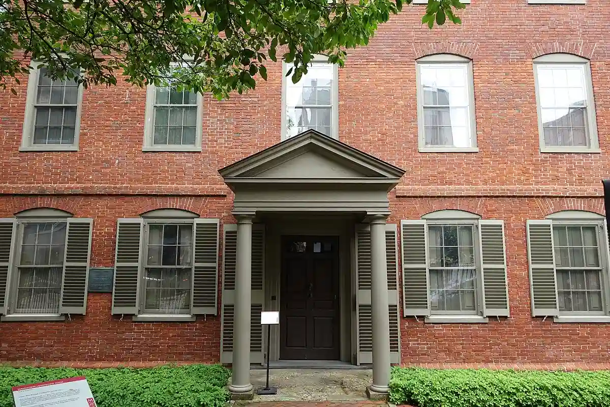 best things to do in Portland, Maine: visiting the historic Wadsworth-Longfellow House best things to do in Portland, Maine: visiting the historic Wadsworth-Longfellow House