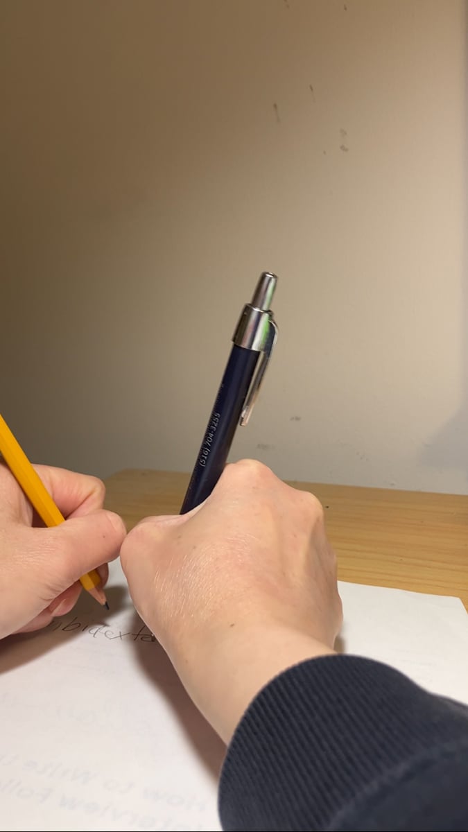 Writing with both hands 7.08.2025