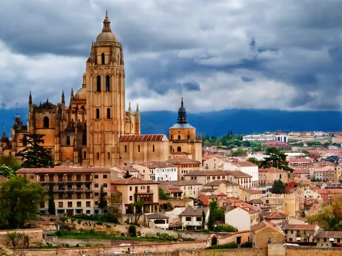 View of Segovia's famous Roman aqueduct, one of the top things to do near Madrid, with the stunning backdrop of the cityās medieval architecture. View of Segovia's famous Roman aqueduct, one of the top things to do near Madrid, with the stunning backdrop of the cityās medieval architecture.
