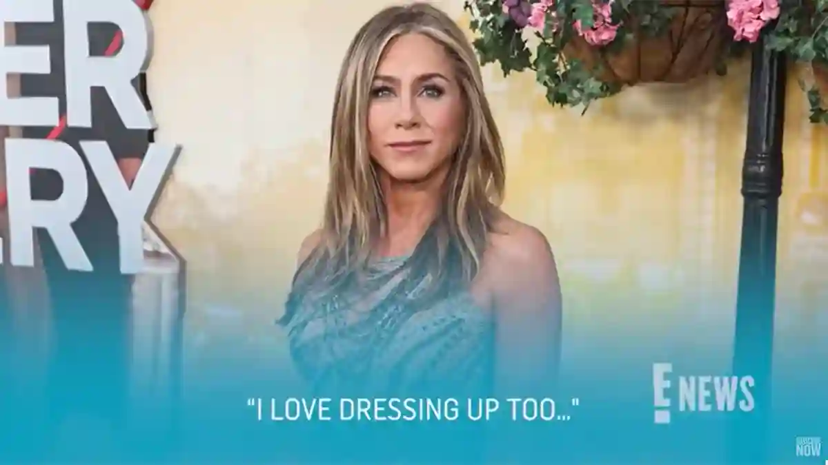 The image features actress Jennifer Aniston at an event, likely the 2025 Elle Women in Hollywood Celebration. The image features actress Jennifer Aniston at an event, likely the 2025 Elle Women in Hollywood Celebration.