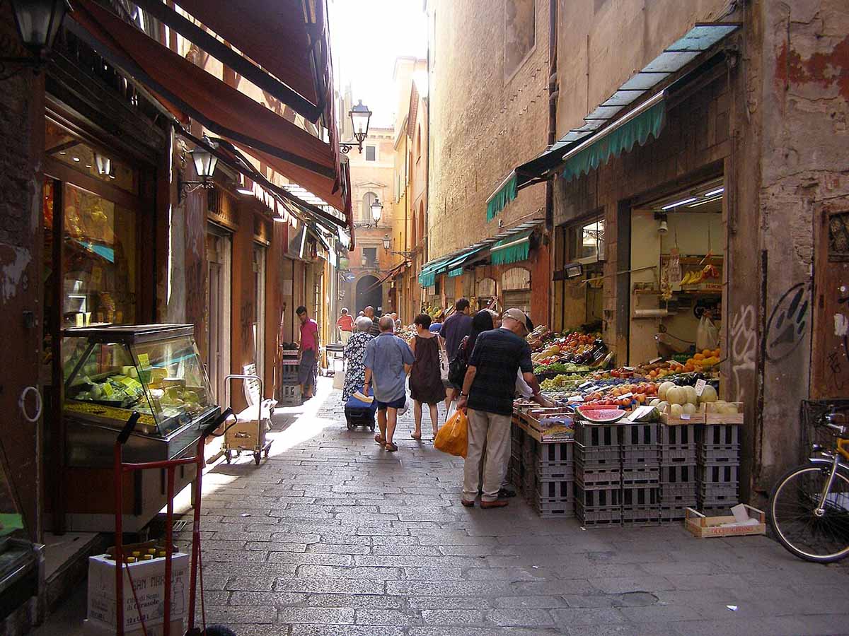 Quadrilatero Market outdoor vibe, Bologa Quadrilatero Market outdoor vibe, Bologa